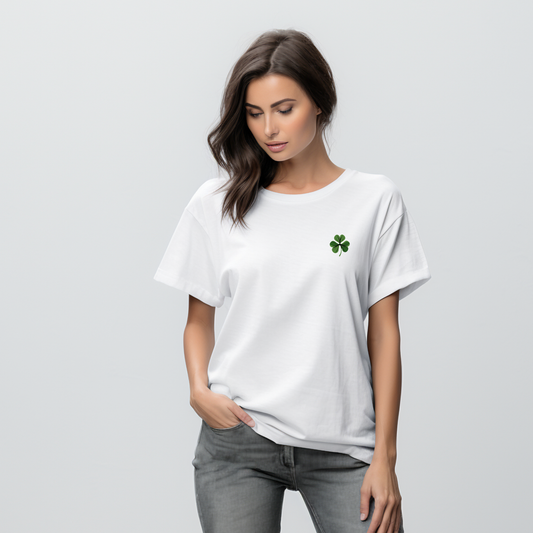 Stilingi "Lucky Do" marškinėliai su žaliu dobilo simboliu - sėkmės ir pozityvumo ženklu. Modernūs, unikalūs ir patogūs, puikiai tinka kasdienai. Designedbyme.lt kokybė ir originalumas viename. Tobula dovana sau ar draugei. , FINALINIS IŠPARDAVIMAS! NUOLAIDOS IKI -80%