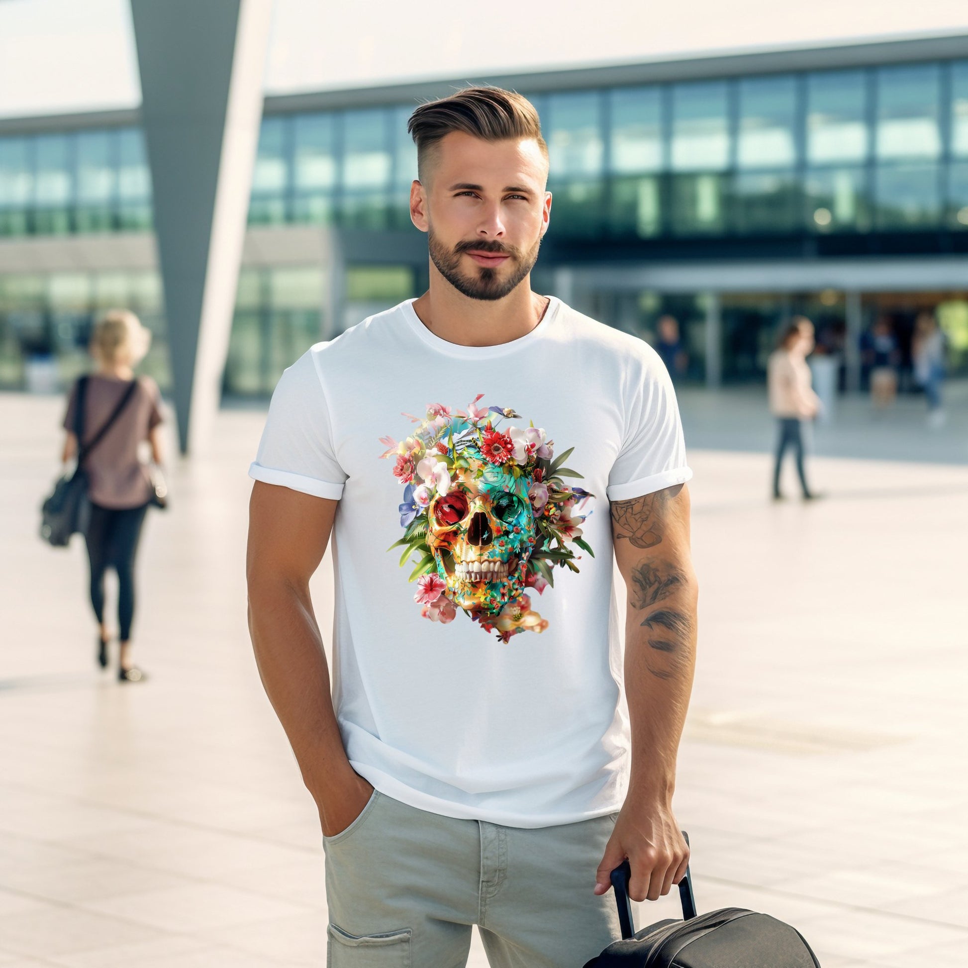 Stilingi balti marškinėliai su gėlėmis papuošta kaukolės spauda, atspindintys gyvenimo trapumą ir grožį. Unikalus Designedbyme.lt dizainas, tobula dovana vyrui ar sau. Madingas ir originalus pasirinkimas kasdienai ar šventei. Vyriški marškinėliai, Vasaros kolekcija, Naujausi dizainai