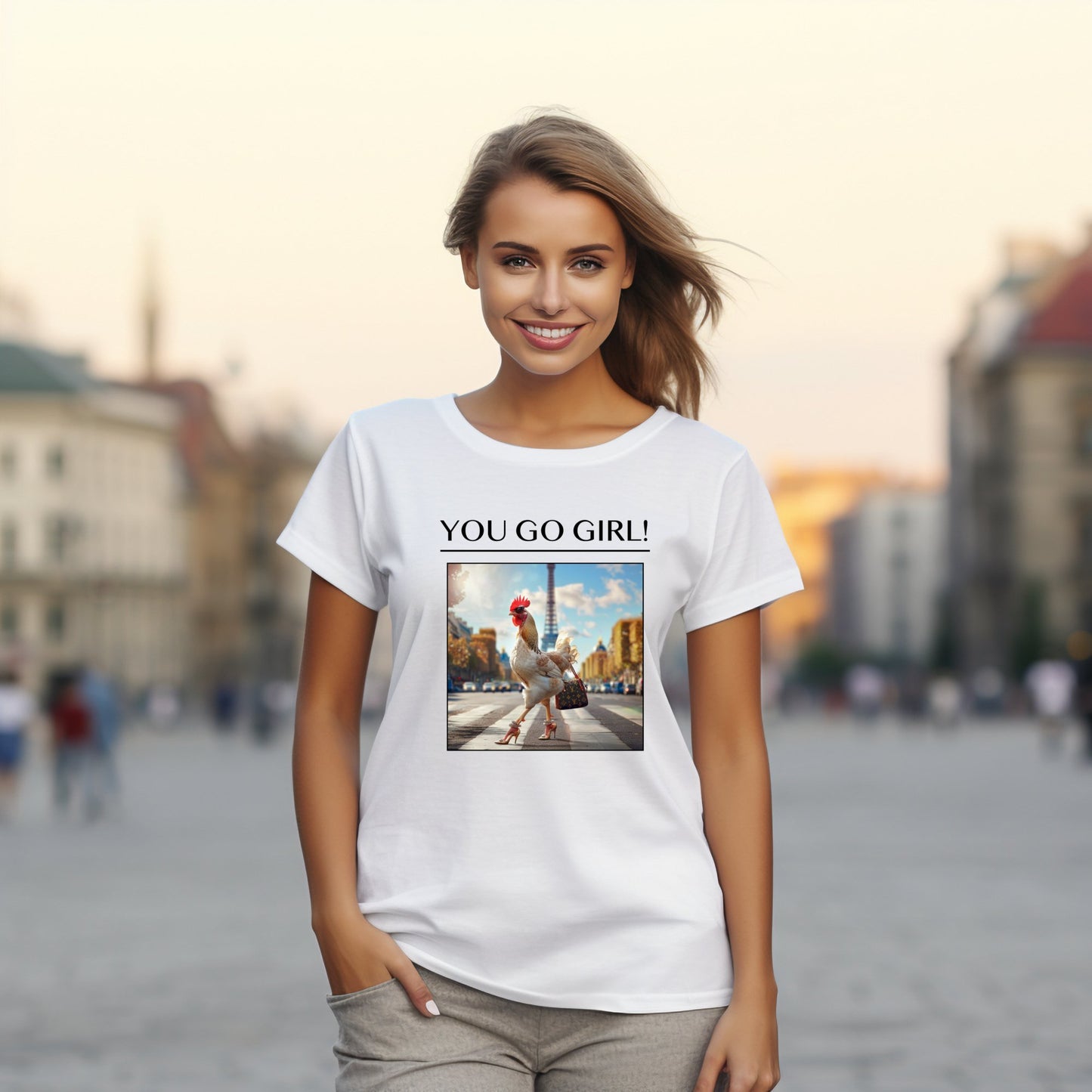 Stilingi balti marškinėliai su unikaliu "You Go Girl" užrašu ir linksma vištos nuotrauka. Originalus Designedbyme.lt kūrinys, puikiai tinkantis drąsioms ir pozityvioms moterims. Tobula vasaros apranga miesto gatvėse, Moteriški marškinėliai, Vasaros kolekcija, Naujausi dizainai
